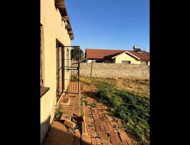 2 BEDROOM HOUSE FOR SALE IN LAWLEY
